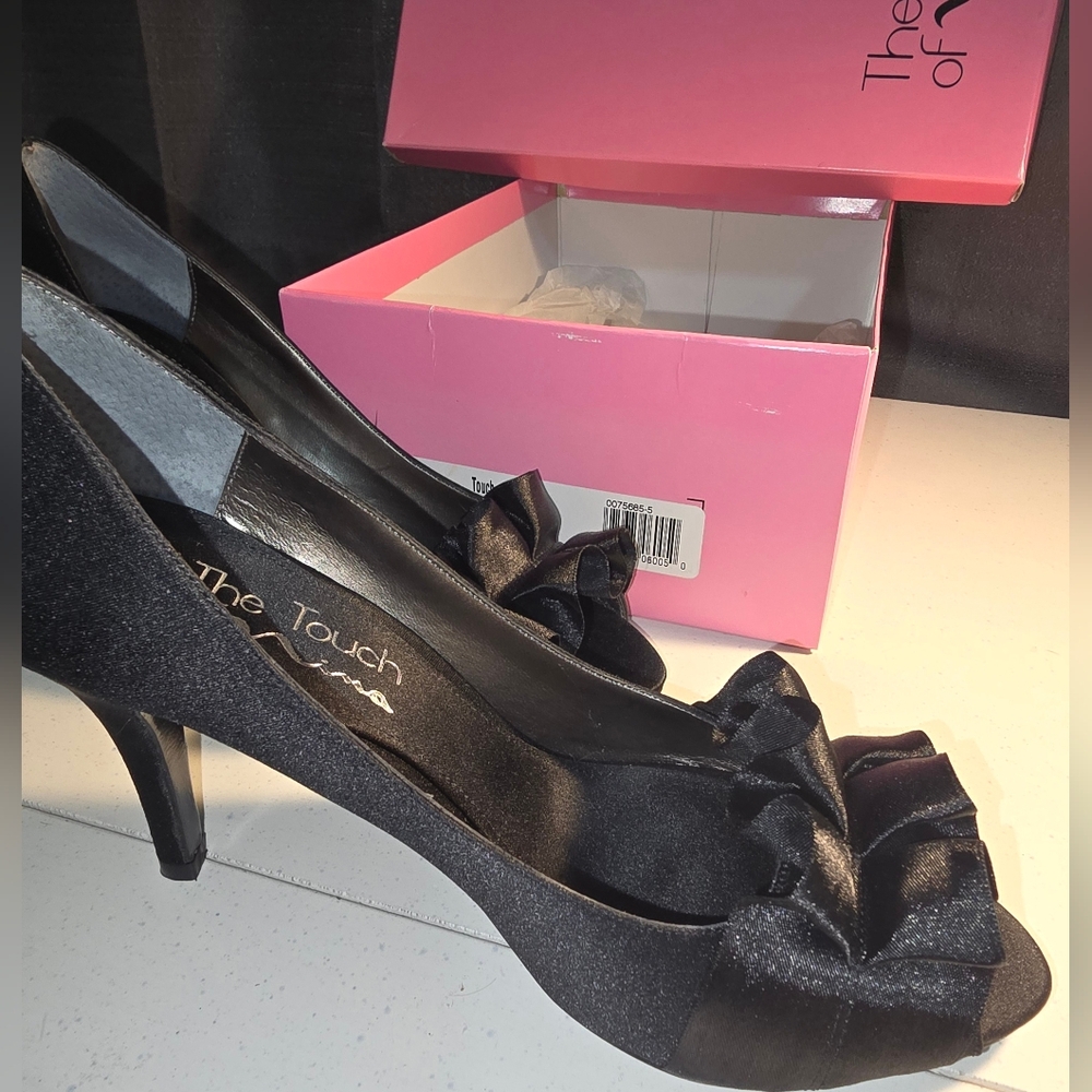 Touch of nina black heels size 6